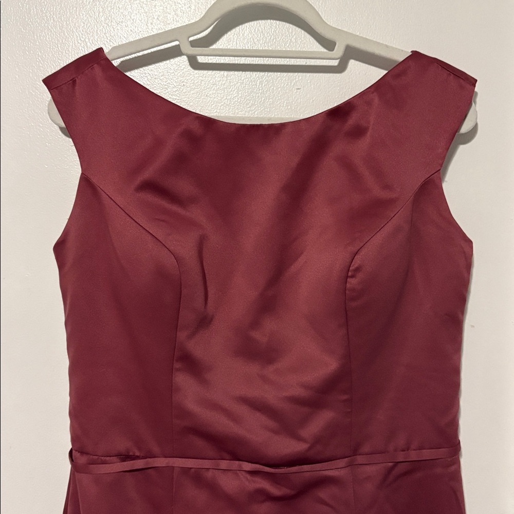 Elegant Rosewood Sleeveless Gown View 2